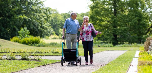 Comprendre et éviter les effets secondaires des prothèses auditives
